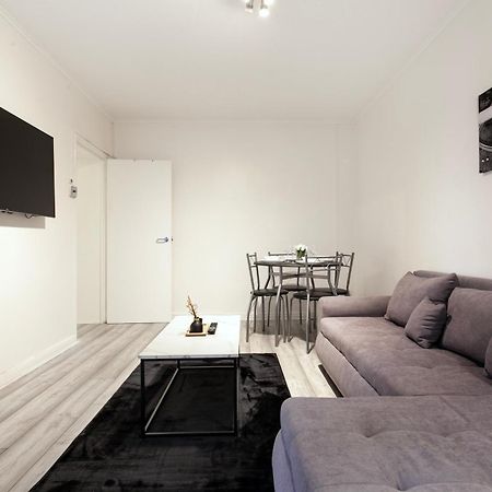 Beautiful One Bedroom Flat In Scott Ellis Gardens Londra Exterior foto