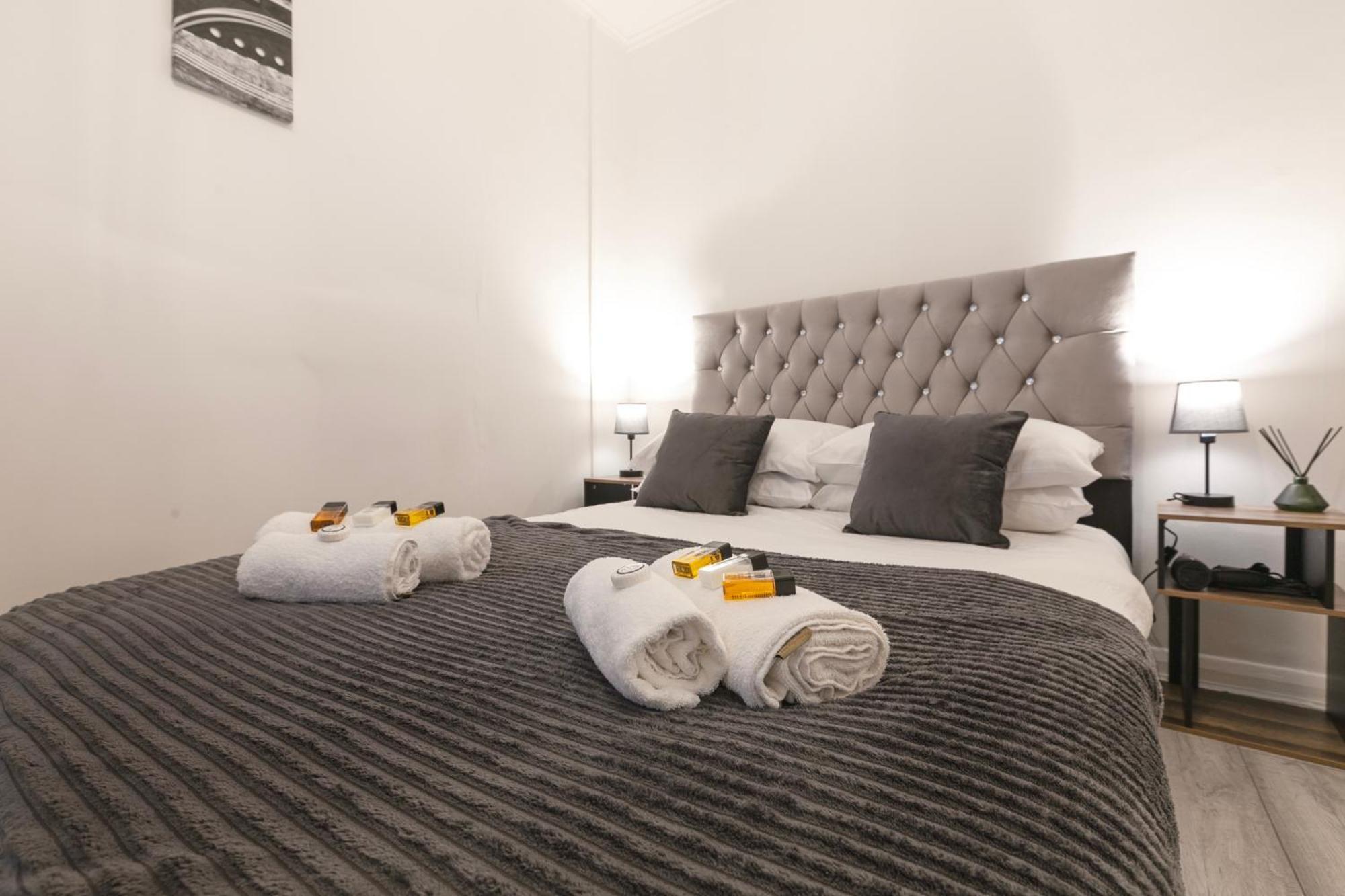 Beautiful One Bedroom Flat In Scott Ellis Gardens Londra Exterior foto